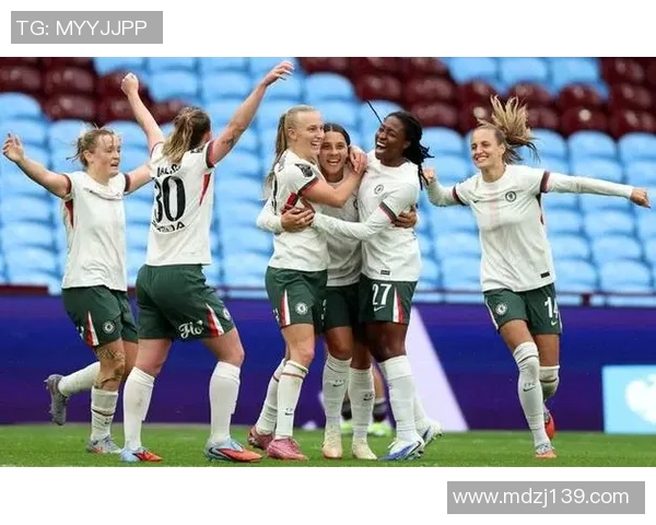 切尔西女足与热刺女足激战正酣谁能在英超赛场上笑到最后